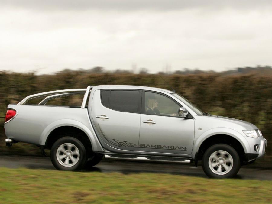  Mitsubishi L200 Barbarian 2010 года  (фото 6 из 17)